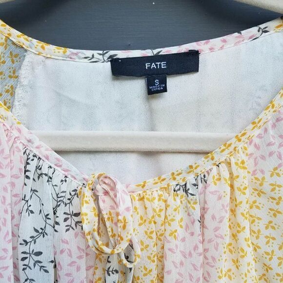 Fate Yellow Gray Pink Floral Boho Peasant Top size Small - Picture 9 of 12